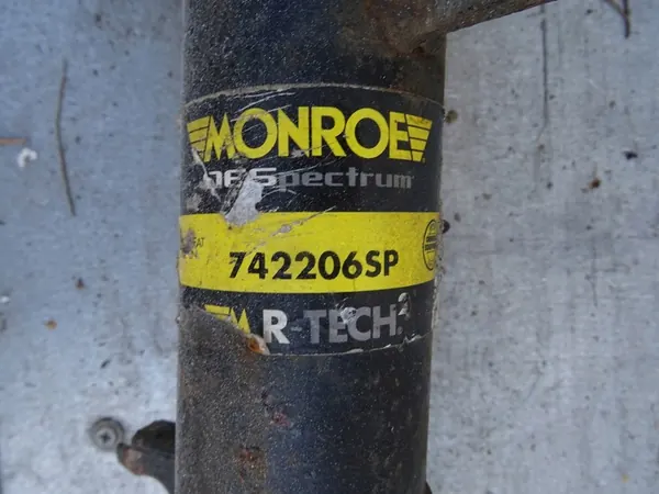 Ammortizzatore anteriore destro Peugeot 2008 1.6 HDi OEM image 2