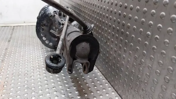 Fram Höger Stötdämpare Mercedes Vito Viano W639 A6393206013 image 5