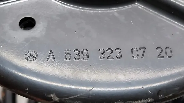 Fram Höger Stötdämpare Mercedes Vito Viano W639 A6393206013 image 7