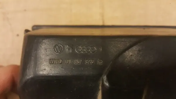 OEM 171857325B instrumentbräda askfat VW Golf I image 5