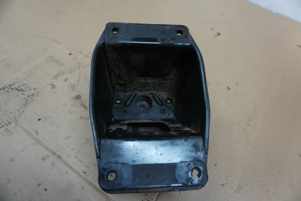 Nissan PATROL Y61 Varaupyöränpidike OEM 19016 image 10