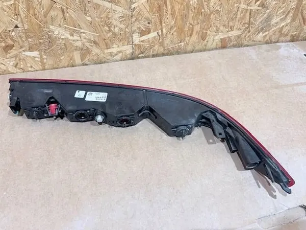 Audi Q7 II takaoikea puskurivalo OEM 4M0945096 image 4