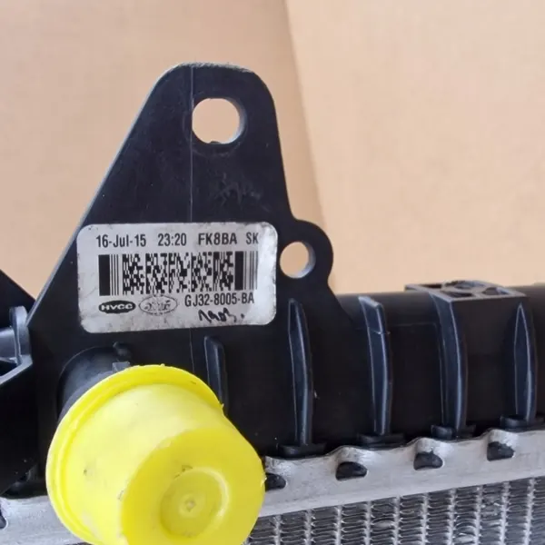 Jaguar OE vattenkylare OEM GJ32-8005-CB image 4