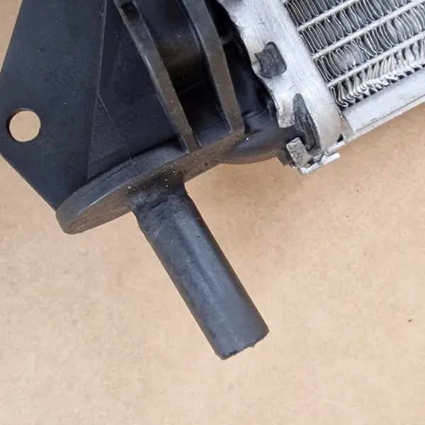 Jaguar OE vattenkylare OEM GJ32-8005-CB image 5