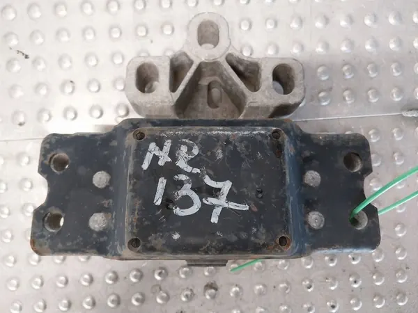 Volkswagen Tiguan 2013 Engine Mount Left Side OEM 3C0199555AF image 3