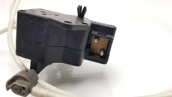Válvula de vacío OEM 2028000578 para Mercedes W202 image 5