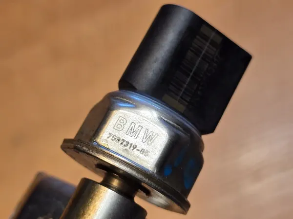 Brandstofinjectorrail BMW 5 E60 523i N53B25A image 3