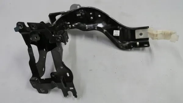 BMW G30 G31 Strålkastarfäste OEM 7377804 Höger Fram image 2