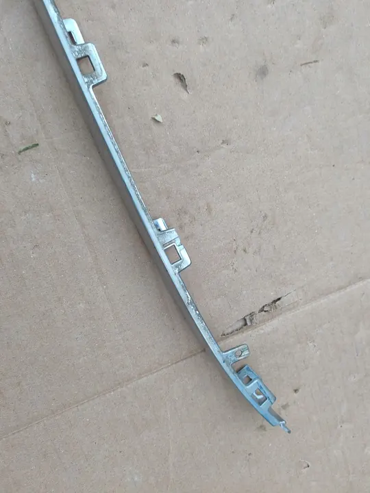 VW Touareg 7P6 10-18 Takapuskuri Kromi 7PP253835 image 2