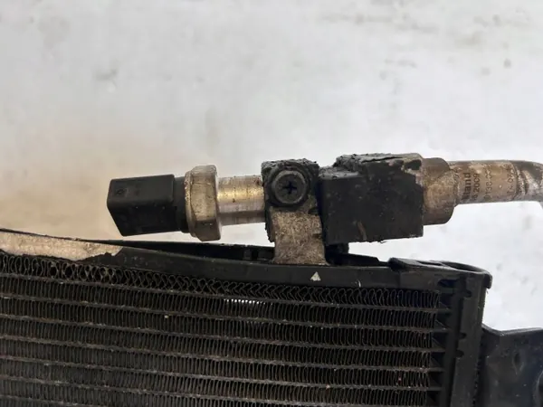 Audi A8 S8 D4 AC-kondensor OEM 4H0260403D image 7