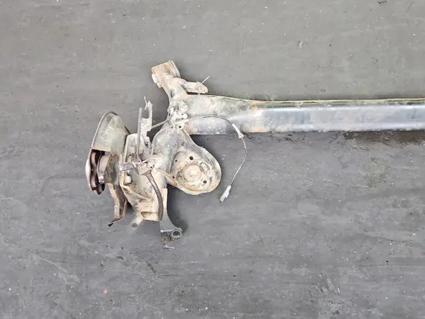 Poutre d'essieu arrière OEM IMPRK1548154 Renault Kadjar image 4
