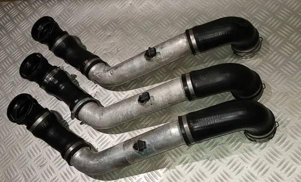 BMW E60 E61 Luftansaugschlauch Intercooler 7799401 image 2