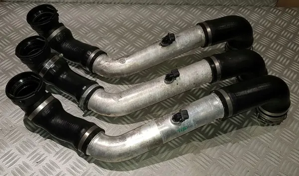 BMW E60 E61 Luftansaugschlauch Intercooler 7799401 image 3