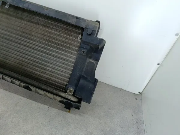 Radiateur d'eau OEM CHŁODNICA WODY VW TRANSPORTER T4 1.9 D image 3