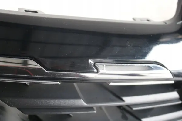 RENAULT CAPTUR II GRILL 623105565R image 6