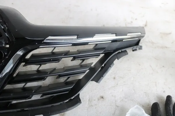 RENAULT CAPTUR II GRILL 623105565R image 9