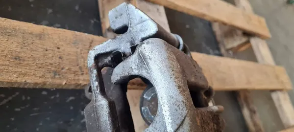 Audi A6 C6 Hintere Bremssattel L OE 4F0615403F image 2