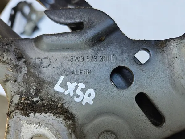 Oikea Konepellin Sarana Audi A4 B9 8W 8W0823302D image 3