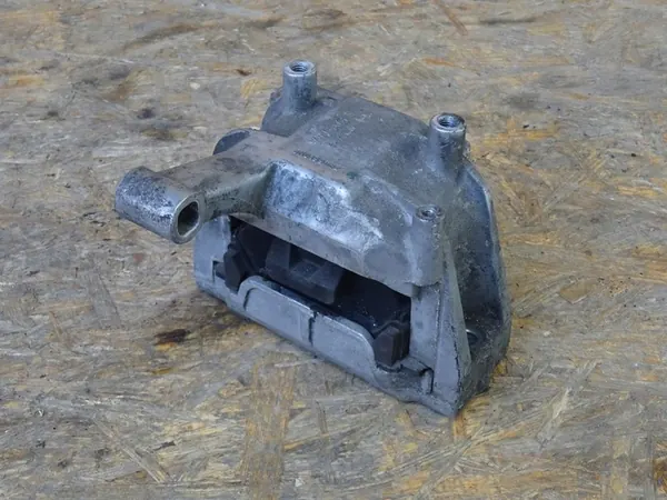 Soporte de motor AUDI Q3 8U 2.0 TDI 5N0199262F image 10
