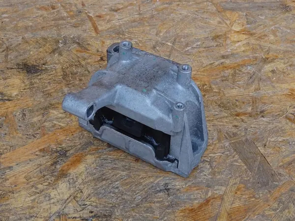 Soporte de motor AUDI Q3 8U 2.0 TDI 5N0199262F image 2