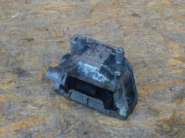 Soporte de motor AUDI Q3 8U 2.0 TDI 5N0199262F image 8