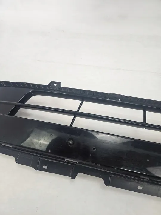 KIA SORENTO III 2014-2017 Etupuskuri Grilli 86560-C5010 image 3