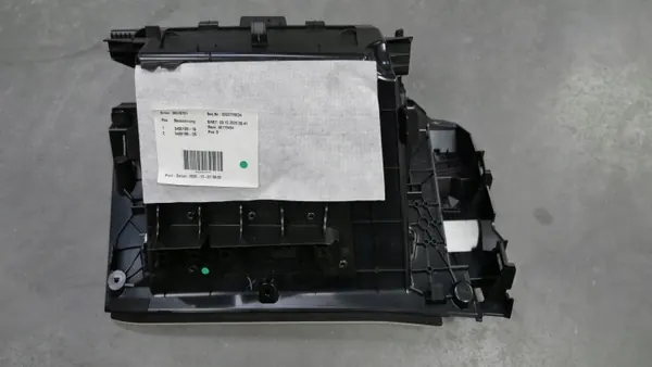 BMW F44 dashboard handschoenkast passagierszijde OEM 9490185 image 3