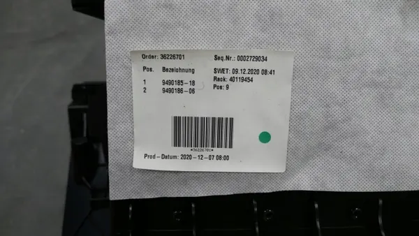 BMW F44 dashboard handschoenkast passagierszijde OEM 9490185 image 4