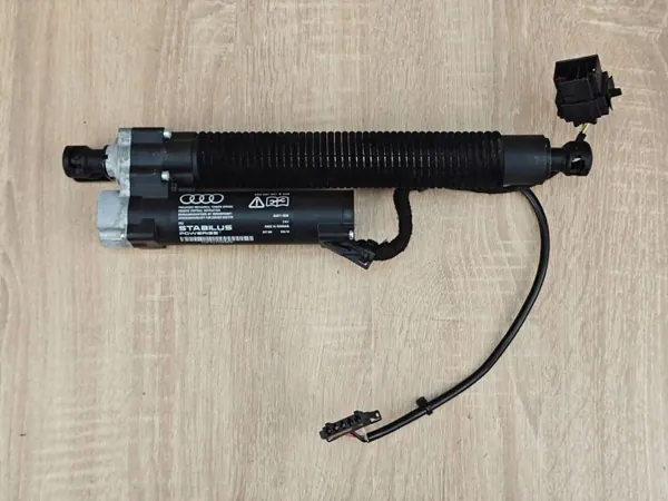 Audi A6 C7 kofferbakactuator OEM 4G5827851B image 2