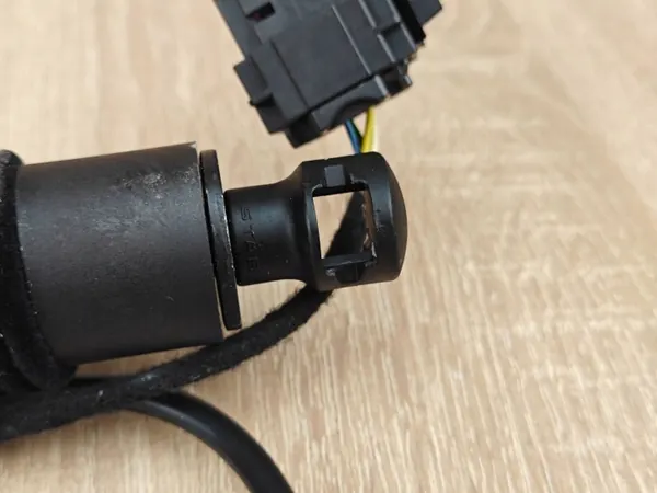 Audi A6 C7 kofferbakactuator OEM 4G5827851B image 4
