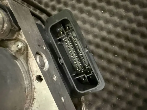 ABS-pumppu OEM 104474700AVV Tesla Model S:lle image 3
