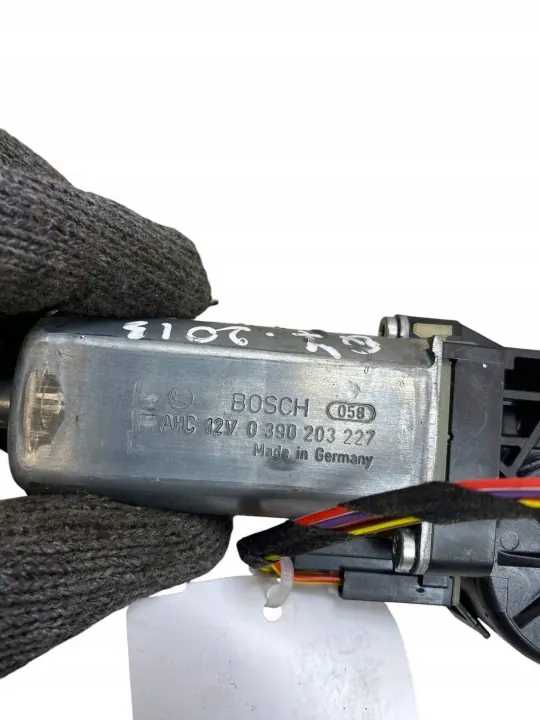 Sitzmotor OEM 0390203227 Rechts Vorne Audi A6 C6 image 3