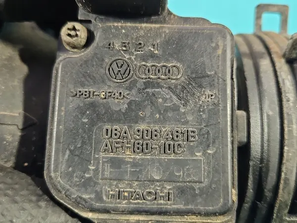 Luchtmassameter VW Golf IV 1.6 SR image 6