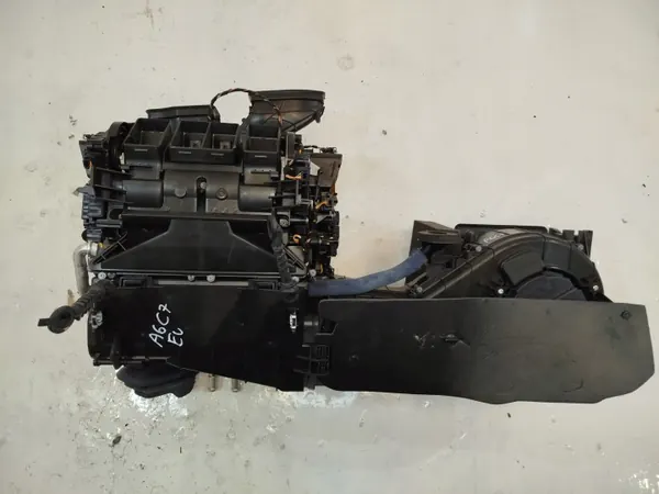 Radiateur de chauffage Audi A6 C7 OEM 4G1820005G - Occasion image 2