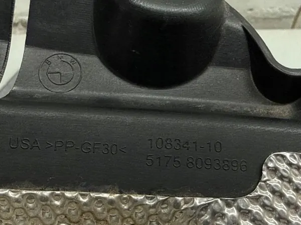 BMW X6 G06 2023 Underkroppssköld OEM 8093896 image 3