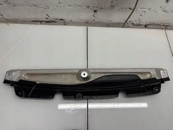 BMW X6 G06 2023 Underkroppssköld OEM 8093896 image 4