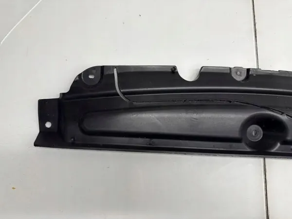 BMW X6 G06 2023 Underkroppssköld OEM 8093896 image 5