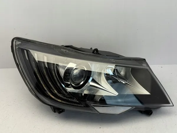 FARO DIREITO XENON SKODA SUPERB 2 II LIFT 5J1941016H image 2