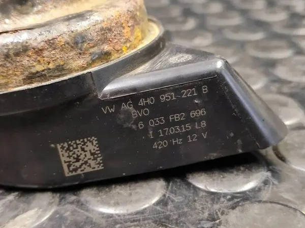 Bocina OEM 4H0951221B para Audi A8 D4 - Usado image 4