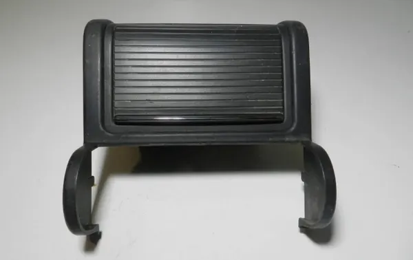 BMW 3 E46 taka-tuhkakuppi rullakansi OEM 8225988 8213682 image 4