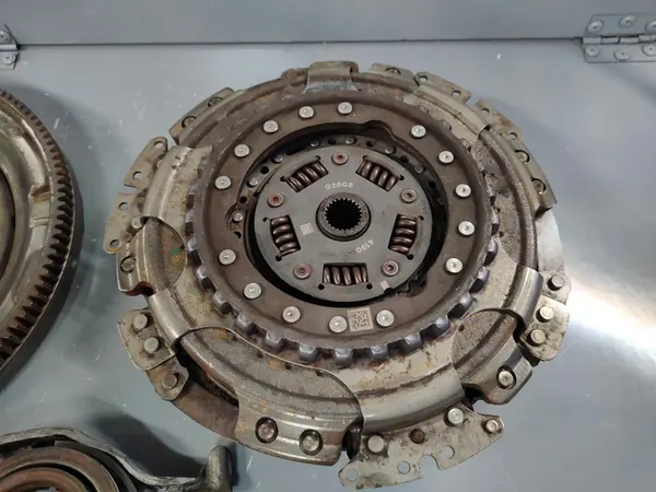 VW GOLF VII Volante Duplo Embrague 0AM141017CC LUK image 3