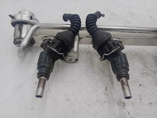 Rampa carburante 1.8 Turbo VW Audi Skoda 06A906031AB image 3