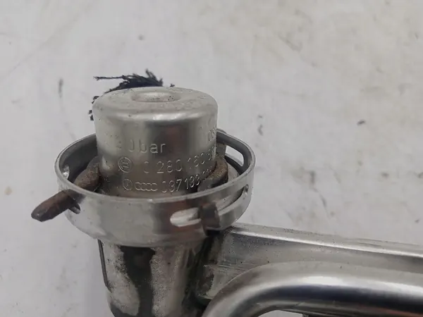 Rampa carburante 1.8 Turbo VW Audi Skoda 06A906031AB image 9