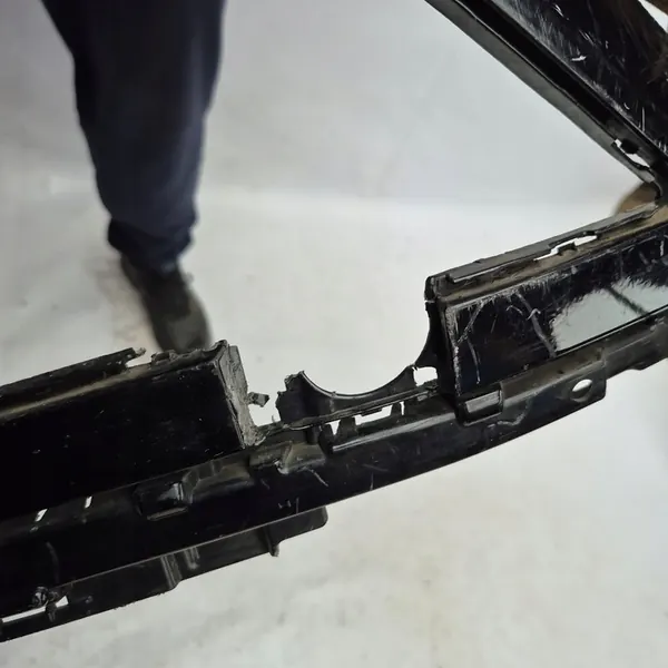 Paraurti anteriore VW Touareg II PDC 7P6807221D image 4