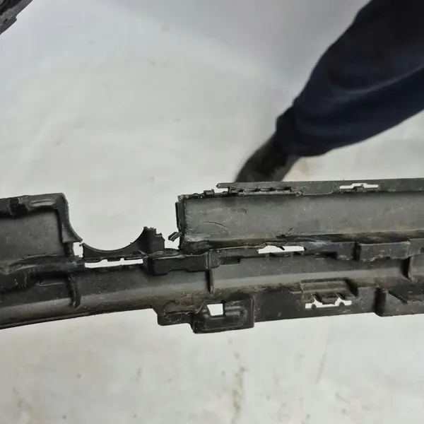 Paraurti anteriore VW Touareg II PDC 7P6807221D image 5