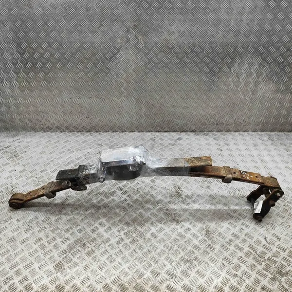Achter rechter veer OEM 482100K100 voor Toyota Hilux VII image 2