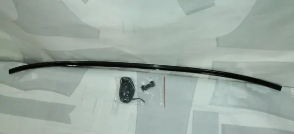 BMW E90 Left Roof Moulding OEM 51137124253 image 2