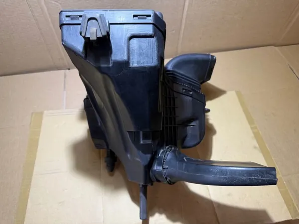 Audi A4 B8 2.0 TDI Luchtfilterhuis OEM 8K0133837BF image 8