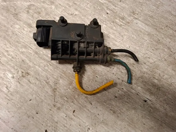 Land Rover RVH500050 Federungsventil Verteiler image 3