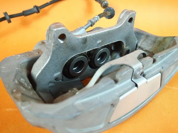 Audi A6 4G Etu Jarrusatula Vasemmalle 36KM 4g0615105ap image 6